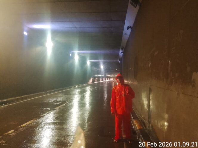 
					Petugas Lakukan Pengecekan Banjir dan Genangan Air di Wilayah Kelurahan Kramat