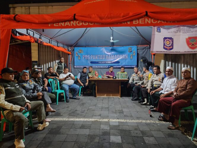 
					Kapolsek Senen Cek Pos Pantau Ramadan di Kwitang, Antisipasi Tawuran dan Gangguan Kamtibmas