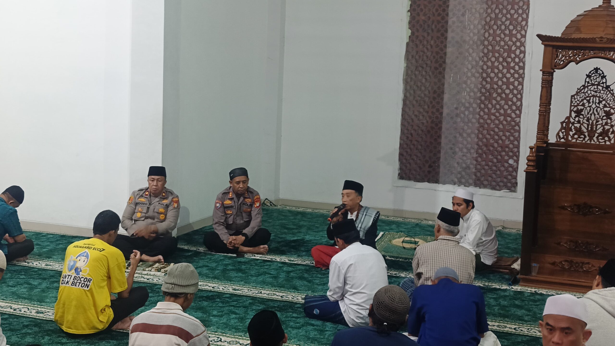 Subuh Keliling Ramadan 1447 H, Polisi dan Warga Senen Salat Berjamaah di Masjid At-Taufiq