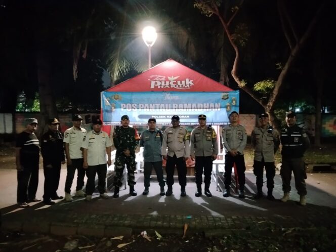 
					Ramadhan Aman dan Nyaman, Polri Bersama Tiga Pilar Gelar Patroli Malam di Kemayoran