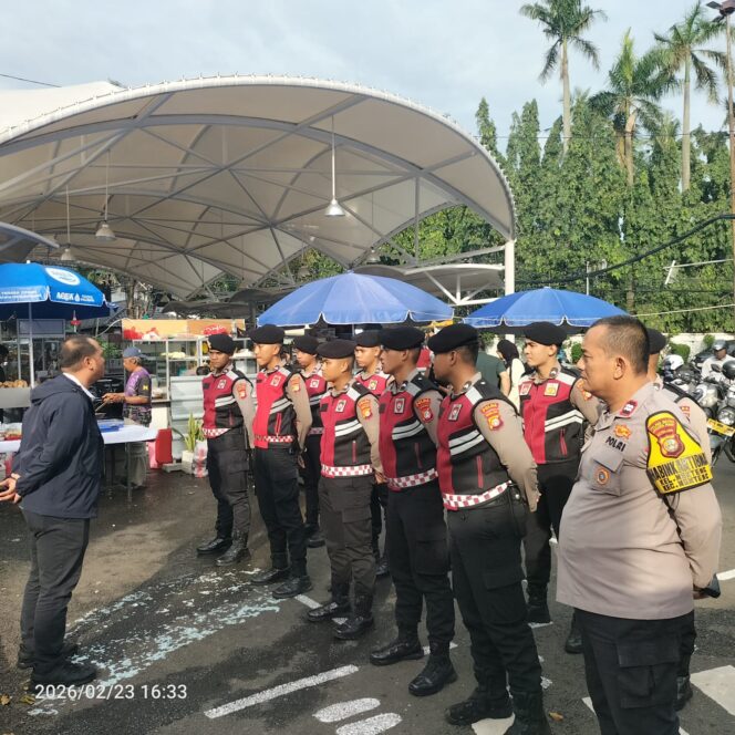 
					Polisi Pastikan Pasar Tumpah Ramadhan Masjid Agung Sunda Kelapa Aman Kondusif