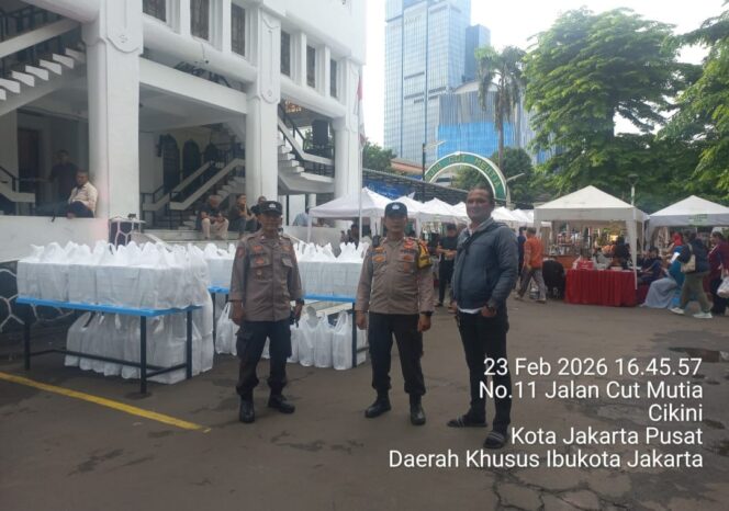 
					Pasar Tumpah Ramadhan Masjid Cut Mutia Berjalan Tertib di Bawah Pengamanan Polsek Metro Menteng