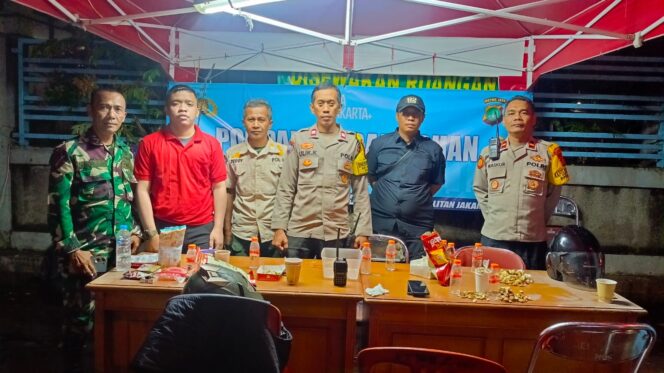 
					Pemantauan Posko Ramadan di Paseban, Petugas Siaga Antisipasi Tawuran Usai Sahur