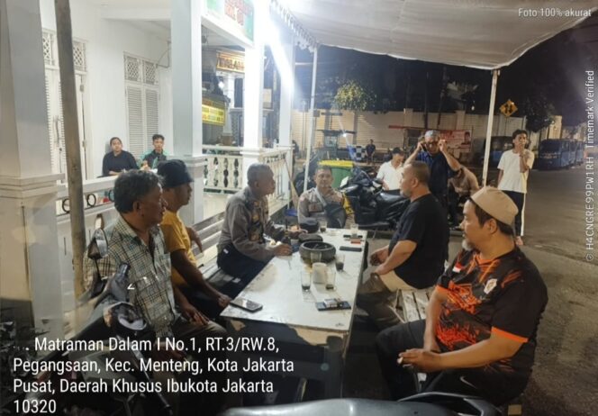
					Sambang Ramadhan di Rw 08 Pegangsaan, Polisi dan Warga Perkuat Jaga Kamtibmas