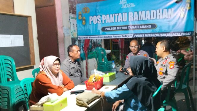 
					Sinergitas Polisi dan Warga, Pos Pantau Ramadhan RW 009 Petamburan Jaga Kondusifitas Wilayah