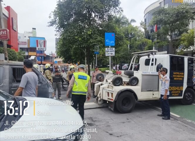 
					Sigap Tangani Insiden Mobil Terbakar, Polsek Metro Menteng Pastikan Situasi SPBU Cikini Aman