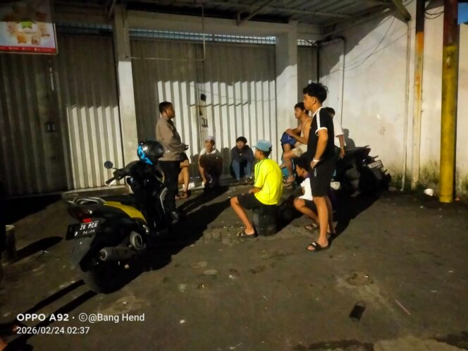 
					Bhabinkamtibmas Kramat Bubarkan Remaja yang Berpotensi Picu Tawuran di Kramat Sentiong