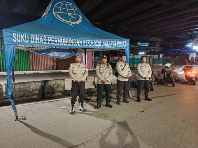 
					Polsek Metro Tanah Abang Intensifkan Pelayanan Pos Pantau Ramadhan di Blok F Pasar Tanah Abang