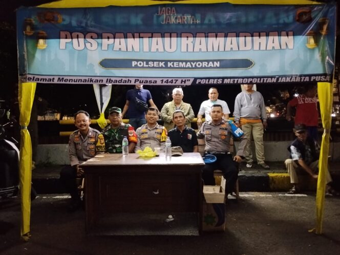 
					Menjaga Malam Ramadan, Polri Aktif di Pos Pantau Ramadan Jembatan Mada