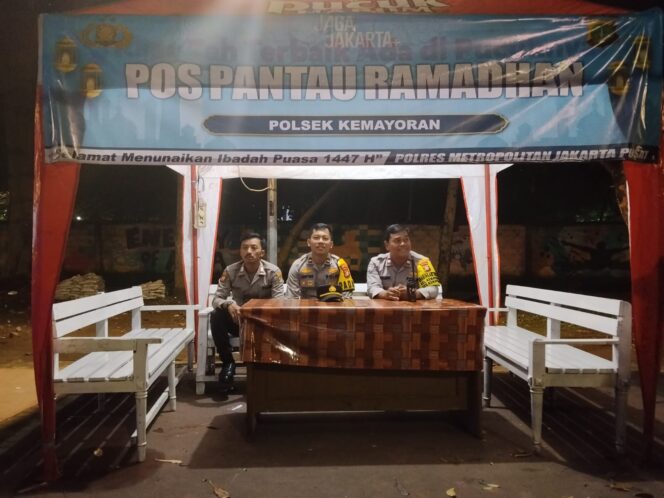 
					Polri Siaga Dini Hari, Pos Pantau Ramadan Kemayoran Dipastikan Aman Jelang Sahur