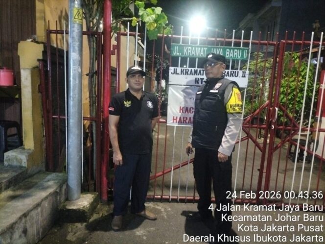 
					Tingkatkan Kewaspadaan Kamtibmas, Bhabinkamtibmas Sambangi Pos Kamling RW 01 Johar Baru