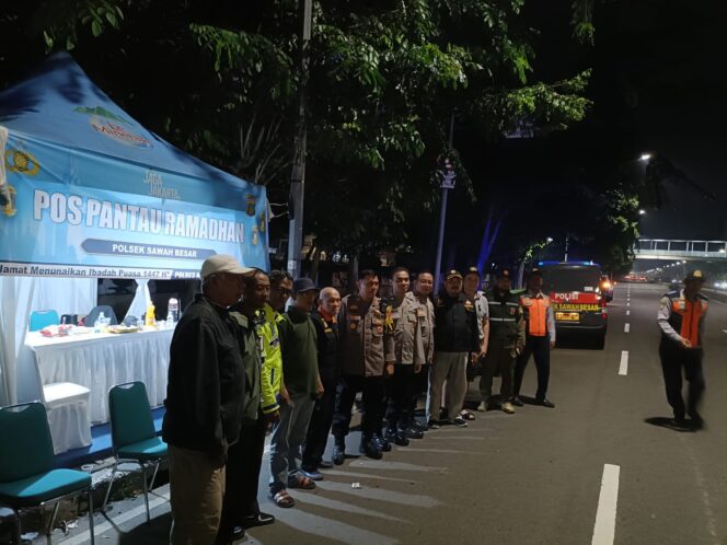 
					Polri dan Pokdarkamtibmas Brsatu Di Pos Pantau Ramadhan Dobrak Gunung Sahari Raya, Cegah Balap Liar