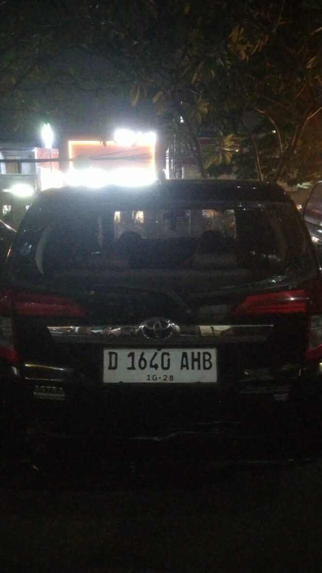 
					Mobil Diduga Pakai Pelat Palsu Kabur hingga Lawan Arah, Tabrak Motor di Jakpus