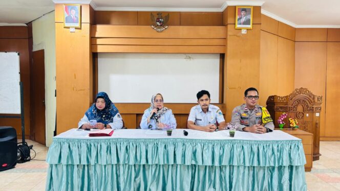 
					Perkuat Sinergi Deteksi Dini, Bhabinkamtibmas Kampung Rawa Ajak FKDM Solid Jaga Kamtibmas