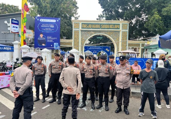 
					Pelayanan Humanis Polisi Kawal Pasar Tumpah Ramadhan Masjid Agung Sunda Kelapa