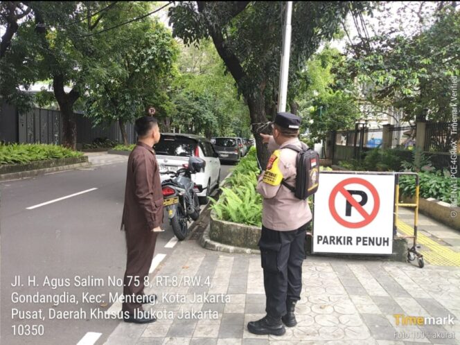 
					Bhabinkamtibmas Gondangdia Perkuat Kamtibmas di Sekitar Gereja St. Theresia Menteng