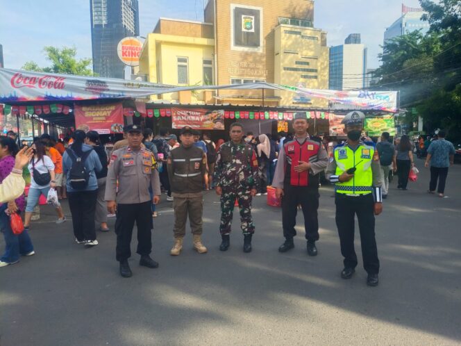 
					Pelayanan Dan Pengaturan Lalu Lintas Sore Hari Pada Bazar Takjil Di Pasar Benhil Hari Ke Delapan Ramadhan