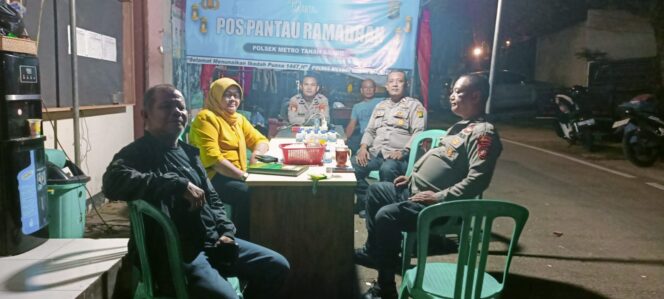 
					Jaga Kondusifitas Malam Ramadhan ke-10, Polsek Tanah Abang Patroli dan Pantau RW 09 Petamburan