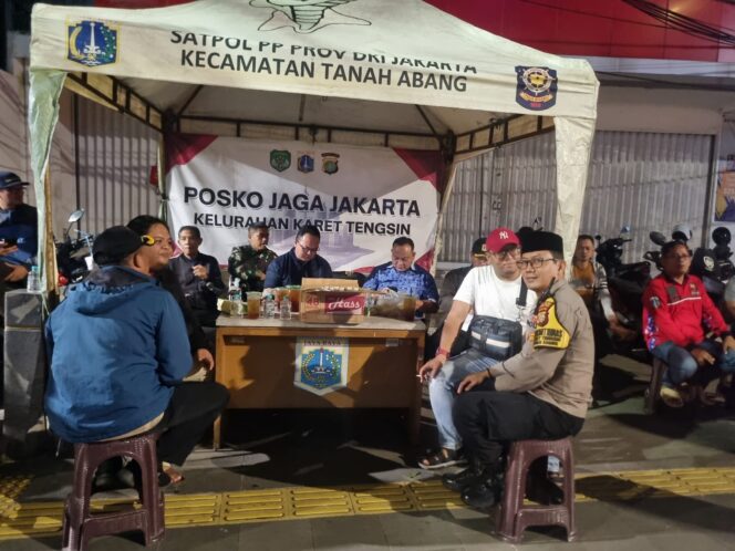 
					Sinergi Tiga Pilar dan Warga, Posko Jaga Jakarta Kawal Bedug Sahur Keliling di Karet Tengsin