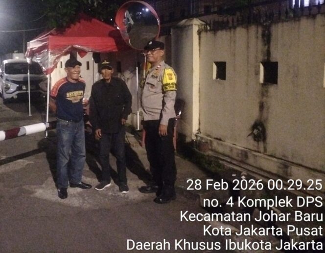 
					Sambang Poskamling, Polisi Perkuat Cooling System Ramadhan di Johar Baru