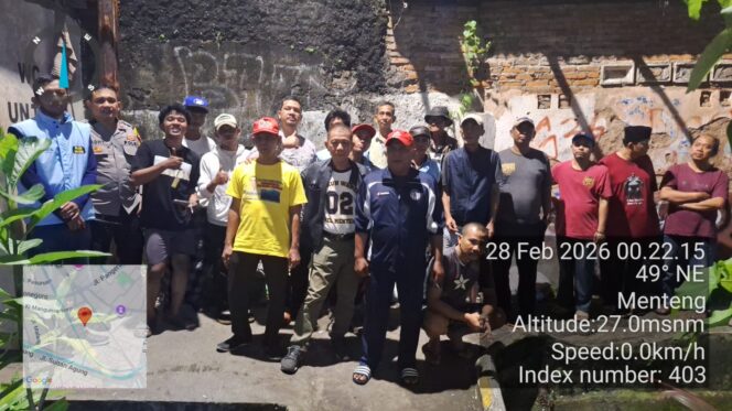 
					Ramadhan Aman, Bhabinkamtibmas Pegangsaan dan Satgas Gen Z Jaga Jakarta Patroli Dinihari