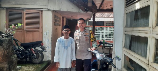 
					Sambang Bhabinkamtibmas Kelurahan Kebon Melati Bersama Tokoh Masyarakat Di Rw 017
