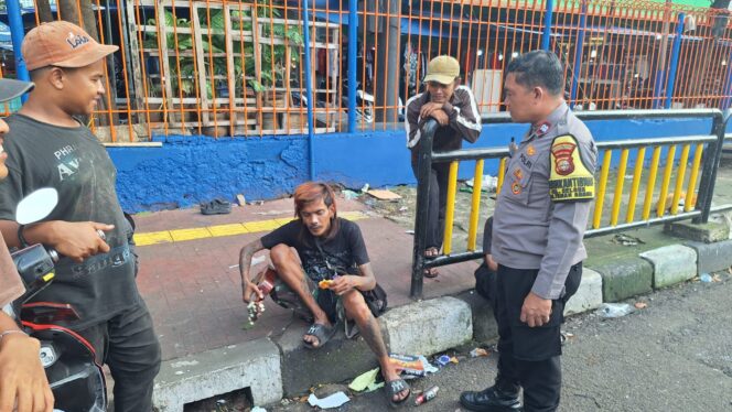 
					Bhabinkamtibmas Kelurahan Gelora Berikan Pembinaan Humanis kepada Anak Punk di Kawasan Pasar Palmerah