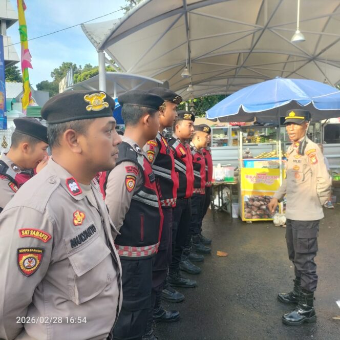 
					Pengamanan Terpadu Polisi Jaga Pasar Tumpah Ramadhan Masjid Agung Sunda Kelapa