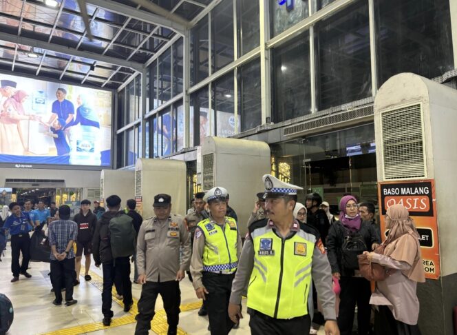
					Apel KRYD dan Patroli Intensif Digelar di Stasiun Pasar Senen, Situasi Aman Terkendali