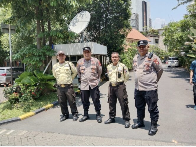 
					Pengamanan Ketat Ibadah Minggu Palma di Gereja Kolese Kanisius, Polsek Metro Menteng Pastikan Situasi Kondusif