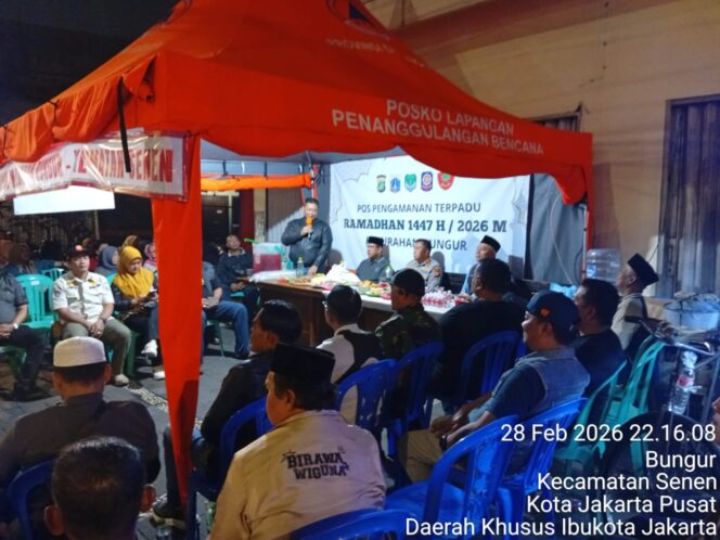 
					Kapolsek dan Camat Senen Silaturahmi dengan Warga Bungur di Pos Pantau Ramadan