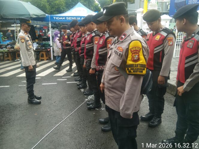 
					Pengamanan Maksimal Pasar Tumpah Ramadhan, Polisi Jaga Kondusivitas Masjid Agung Sunda Kelapa