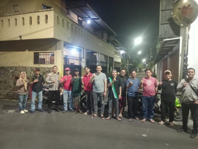 
					Patroli Dini Hari, Aparat Pantau Kamtibmas di Kwitang Selama Ramadan