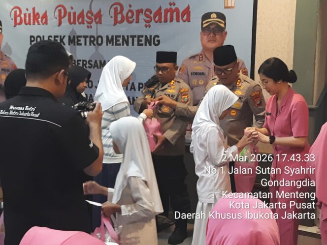 
					Polsek Metro Menteng Gelar Buka Puasa Bersama Kapolres Metro Jakarta Pusat, Pererat Silaturahmi dan Kepedulian Sosial
