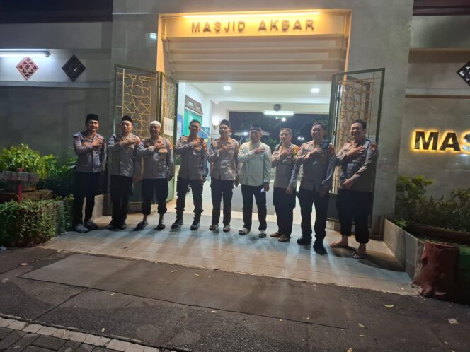 
					Tarawih Keliling Jadi Wujud Kedekatan Polri dan Masyarakat, Menjaga Jakarta Tetap Aman di Bulan Suci