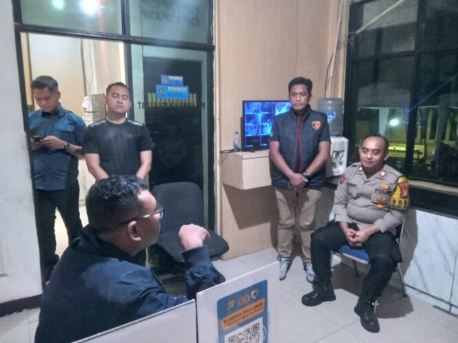 
					Wakapolres Metro Jakarta Pusat Kunjungi Polsek Johar Baru, Dorong Kegiatan Positif Cegah Tawuran