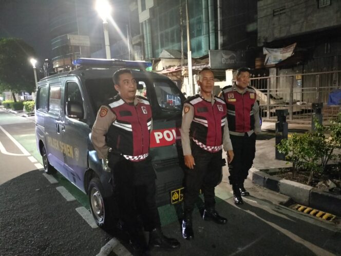 
					Patroli Dini Hari, Polsek Senen Antisipasi Tawuran Remaja di Kenari