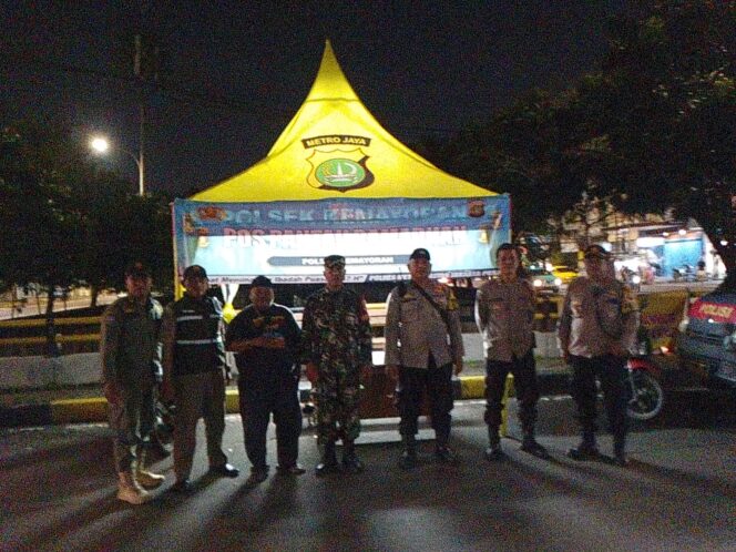 
					Menebar Rasa Aman di Bulan Ramadan, Polisi Intensifkan Patroli Tiga Pilar