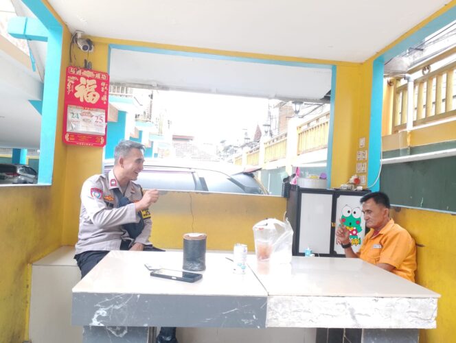 
					Jelang Buka Puasa Bhabinkamtibmas Kartini Sambang Kos Grand Fajar, Imbau Waspada Curanmor