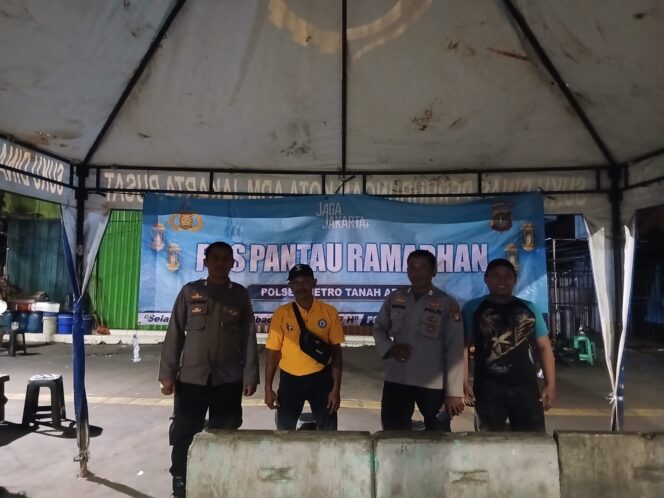 
					Ciptakan Ramadhan Aman, Polisi Gelar Pelayanan Pos Pantau di Blok F Pasar Tanah Abang