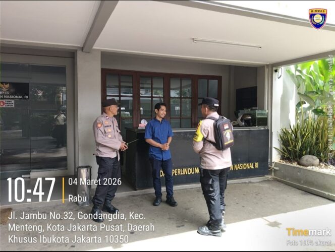 
					Patroli Dialogis di Gondangdia, Bhabinkamtibmas dan Kapolsubsektor Cikini Perkuat Deteksi Dini Kamtibmas