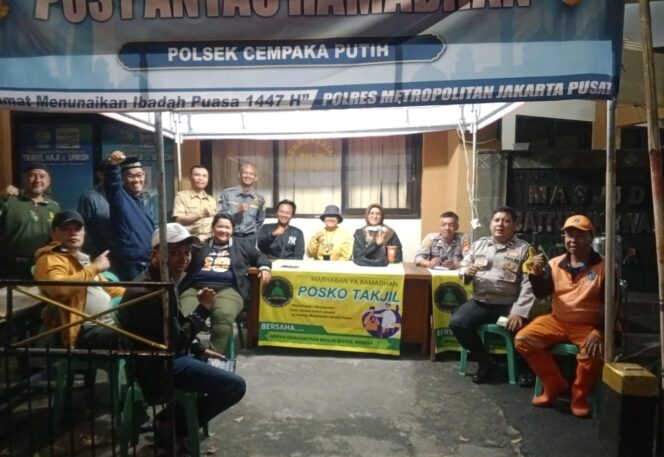 
					Pos Pantau Ramadhan di Jalan Mardani Raya, Polisi dan Warga Bersatu Jaga Keamanan Lingkungan