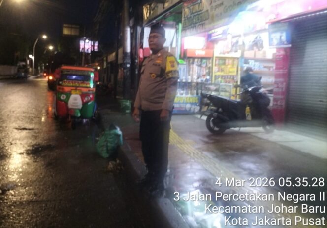 
					Usai Subuh, Polisi Intensifkan Pemantauan dan Patroli Dialogis di Johar Baru dan Galur