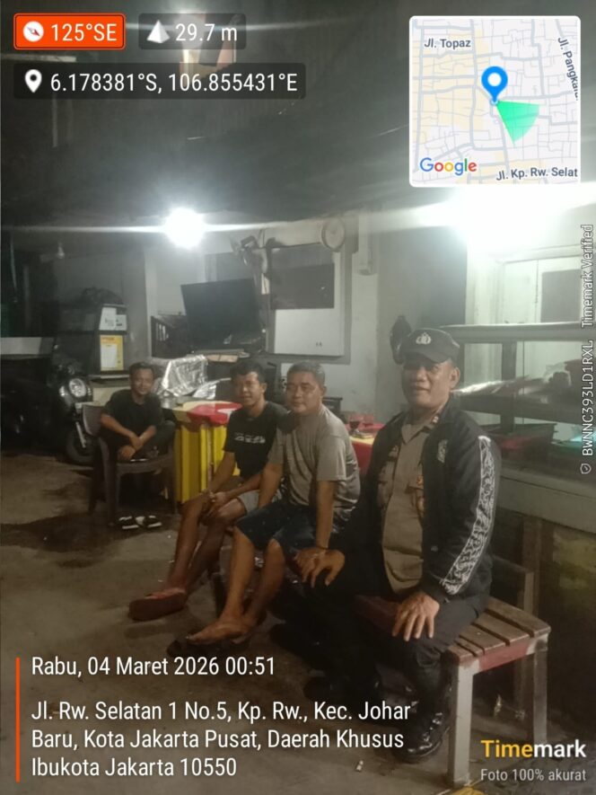 
					Tengah Malam Sambangi Warga, Polisi Galur Cegah Tawuran Sejak Dini