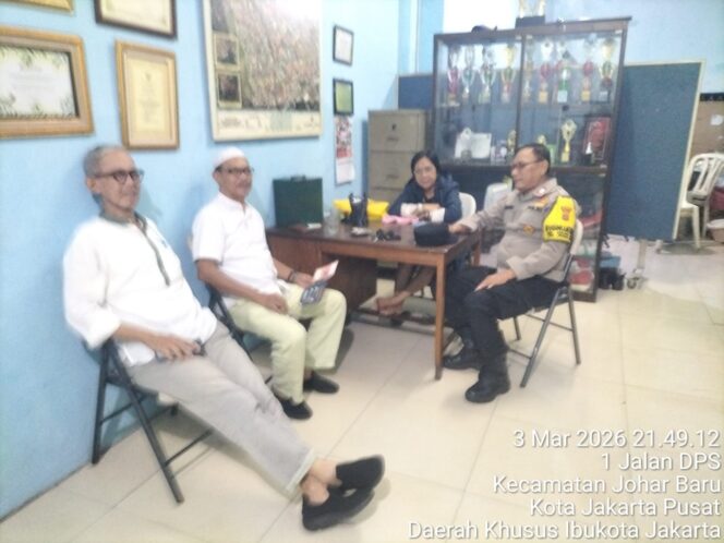 
					Perkuat Cooling System Ramadhan, Bhabinkamtibmas Sambangi RW 06 Johar Baru