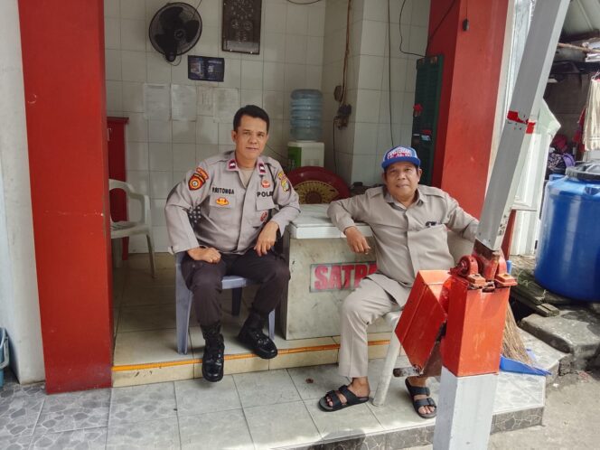 
					Sahabat Patroli Polisi Warnai Ramadhan, Polsek Kemayoran Jaga Keamanan Warga Sumur Batu