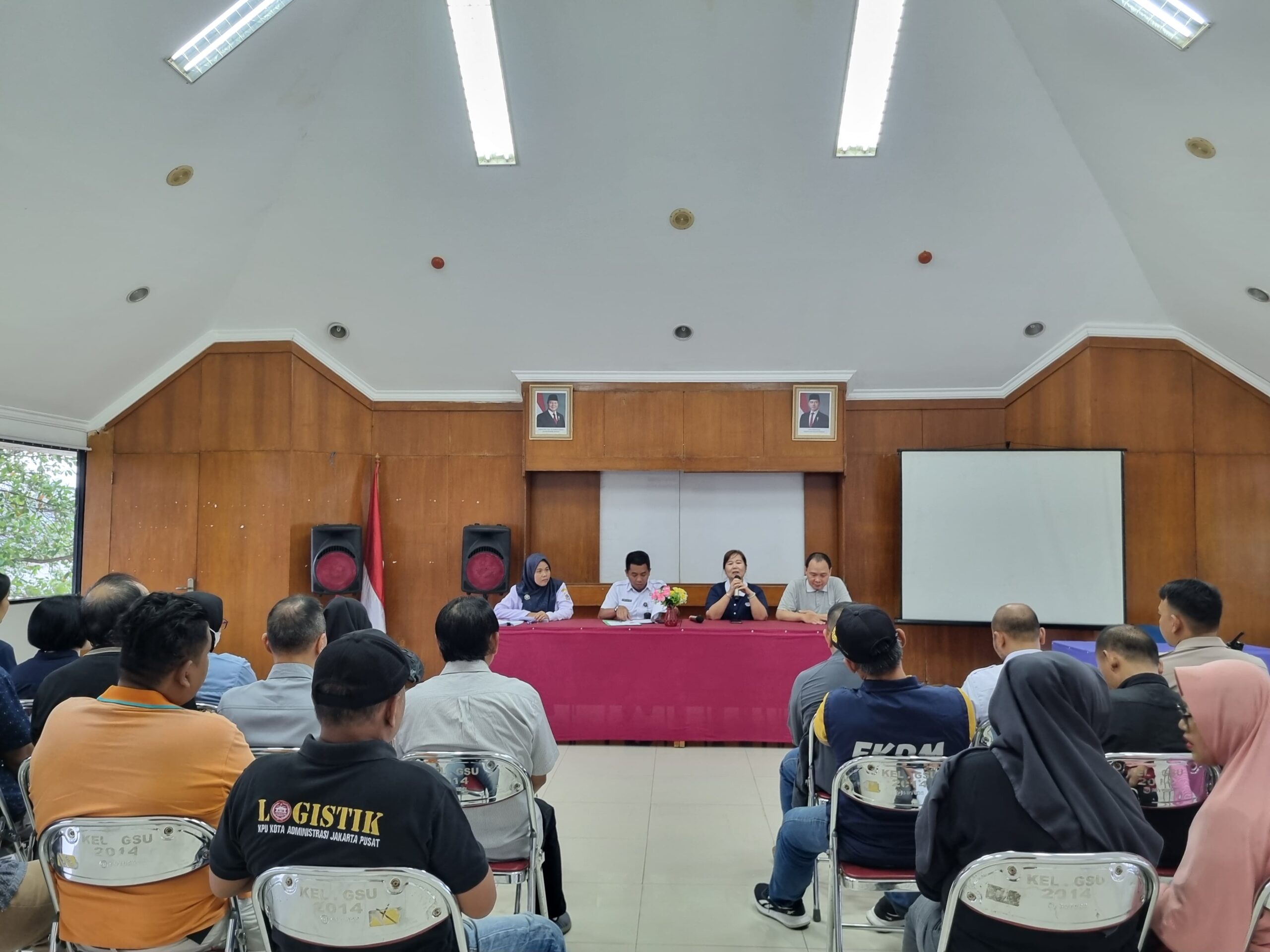 Bhabinkamtibmas Hadiri Rapat Persiapan Distribusi Beras Yayasan Budha Tzu Chi di Gunung Sahari Utara