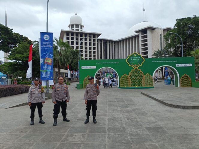 
					Pelayanan Polri Dalam Buka Puasa 5.000 Anak Yatim di Masjid Istiqlal Berlangsung Kondusif