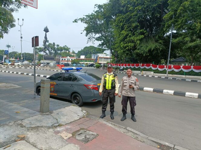 
					Patroli Dialogis Unit 1053 di Sepanjang Sudirman, Polisi Sampaikan Imbauan Kamtibmas