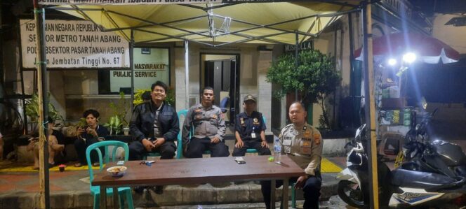 
					Pos Pantau Ramadhan di Depan Polsubsektor Kebon Kacang Malam Ke 15, Polsek Metro Tanah Abang Antisipasi Tawuran dan Gangguan Kamtibmas